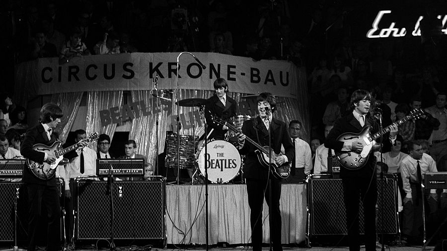 The Beatles, durante una actuación en directo en Alemania en los años sesenta.