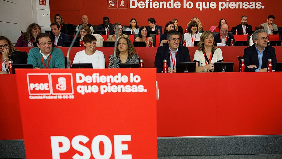 Varios dirigentes socialistas, durante el Comité Federal del PSOE celebrado este sábado en Madrid.