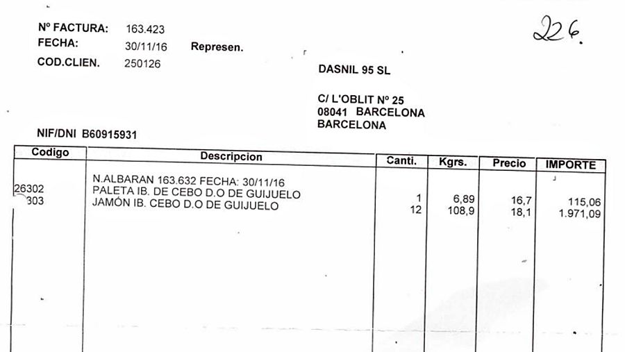 Factura de Enriquez Negreira de un jamón y una paletilla ibérica .