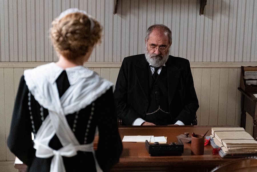 Rómulo servía para el barón antes de ser mayordomo en La Promesa