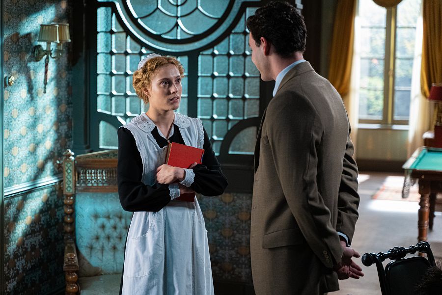 Jana oculta a Curro los anónimos destinados al Barón