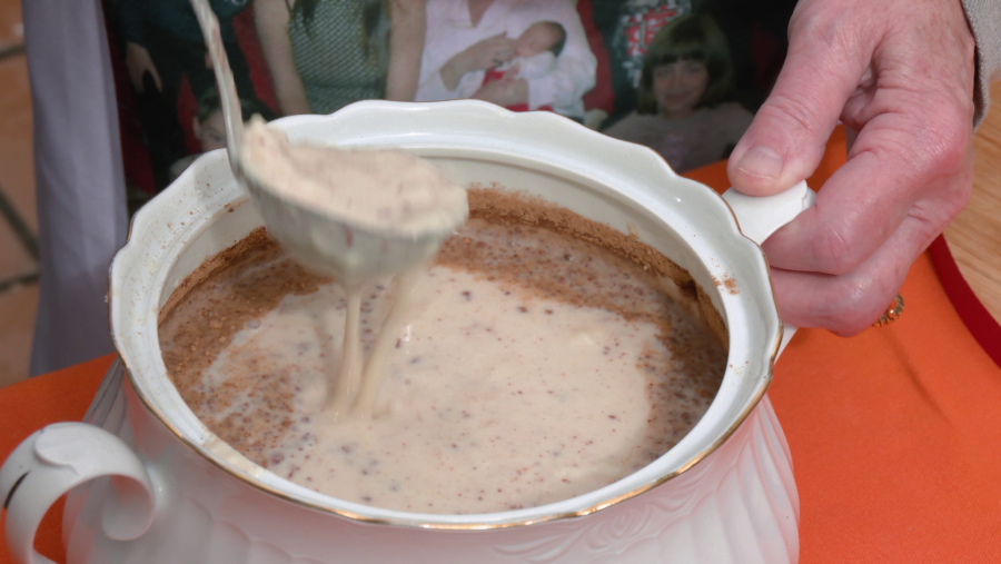 Sopa de leche de almendras