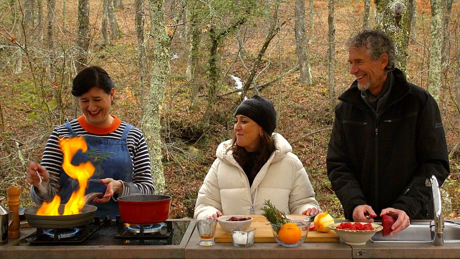 La chef Aizpea Oihaneder, César Javier Palacios y la cantante Nena Daconte