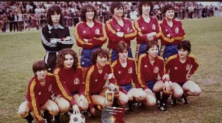 Victoria Hernández con la selección femenina oficial.