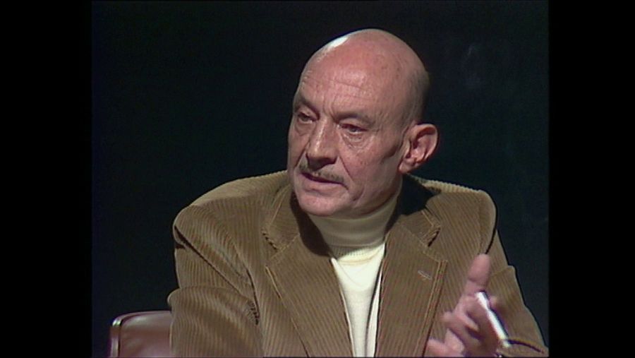 El poeta José Hierro (1922-2002)