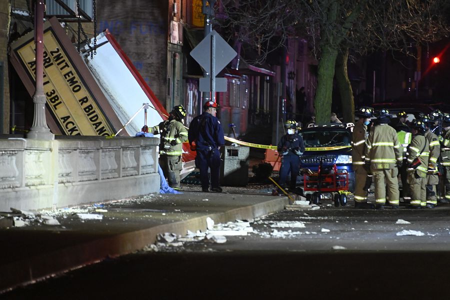 El techo del teatro Apollo de Illinois se derrumba por un tornado.