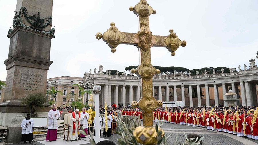 Francisco, de 86 años, ha querido en todo momento presidir los ritos de la Semana Santa.