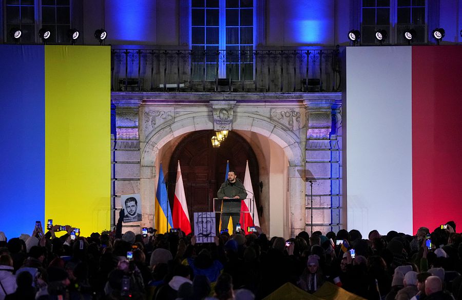 Zelenski durante su discurso en el Castillo Real de Varsovia, Polonia