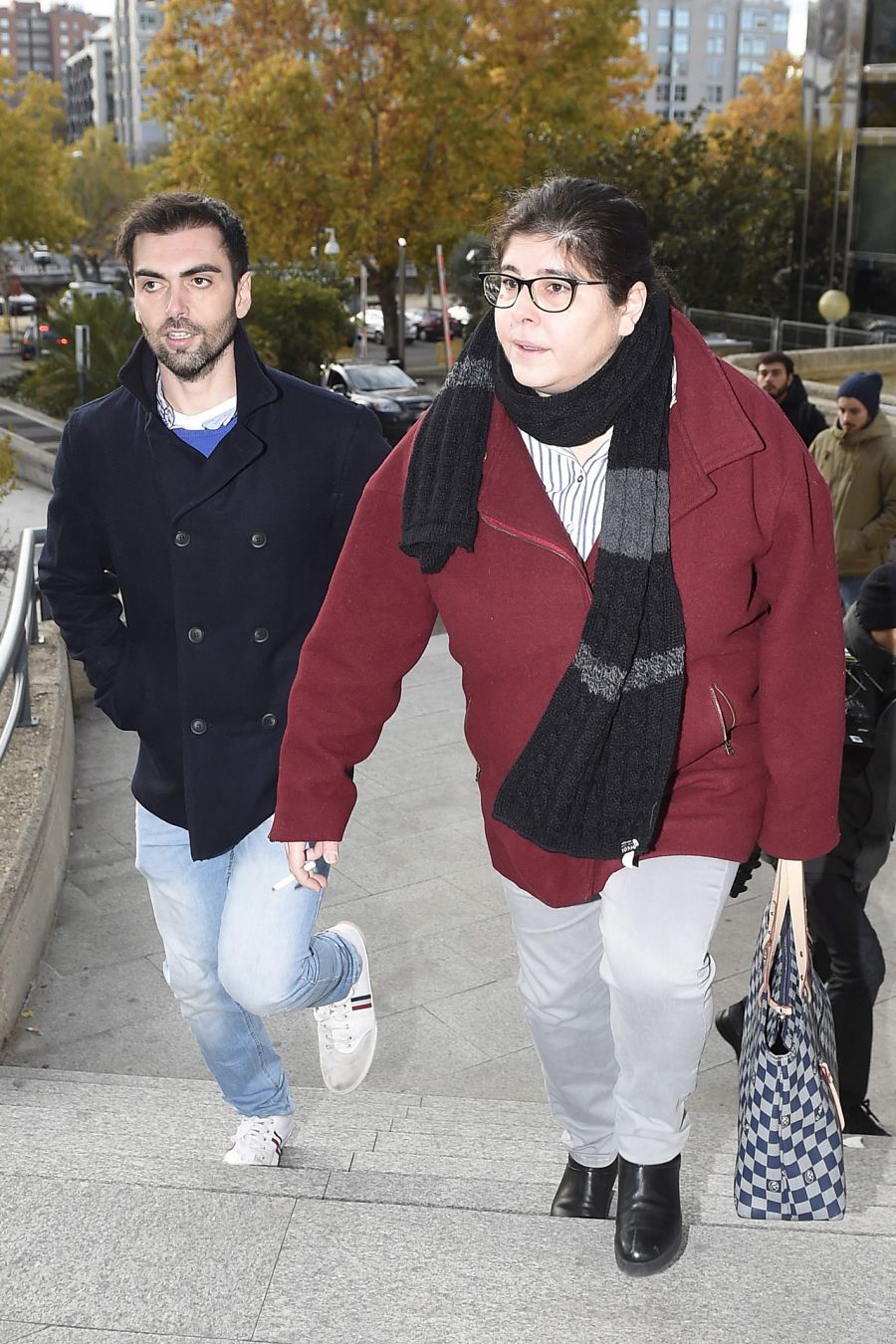 Zeus y Thais Tous, hijos de Sara Montiel y Pepe Tous, entrando al juicio contra el contra el administrador de Sara Montiel