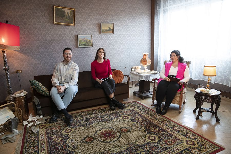 Mara Jiménez con Sandra Ortonobes y Enrique Aparicio en 'El año de las emociones'