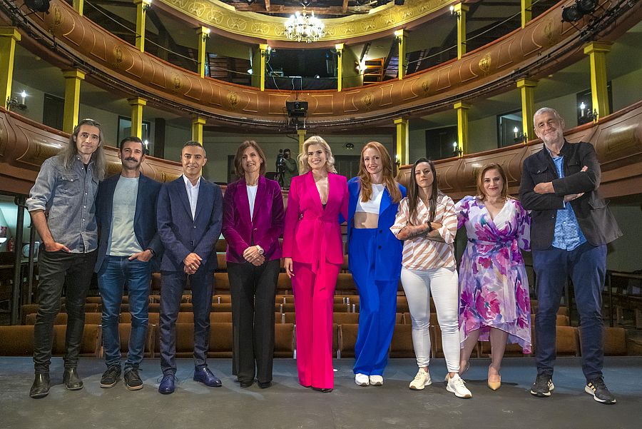 Foto de familia de la presentación de 'A este paso (no) estrenamos'