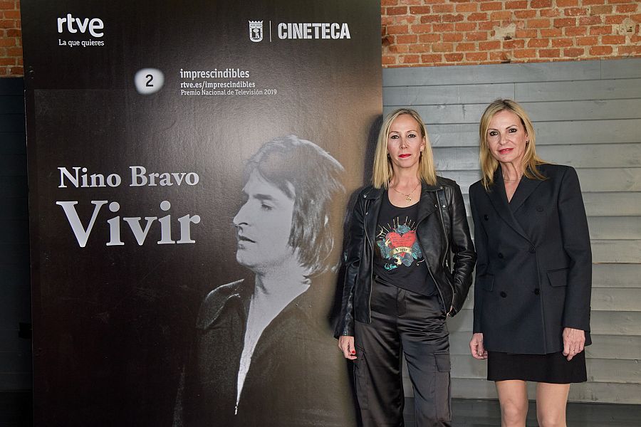 Amparo y Eva, hijas de Nino Bravo