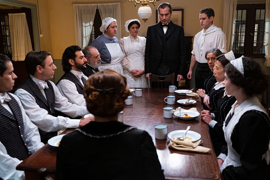 Gregorio pone firme al servicio