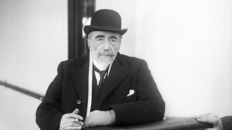 Fotografía en blanco y negro de Joseph Conrad, autor de la novela 
