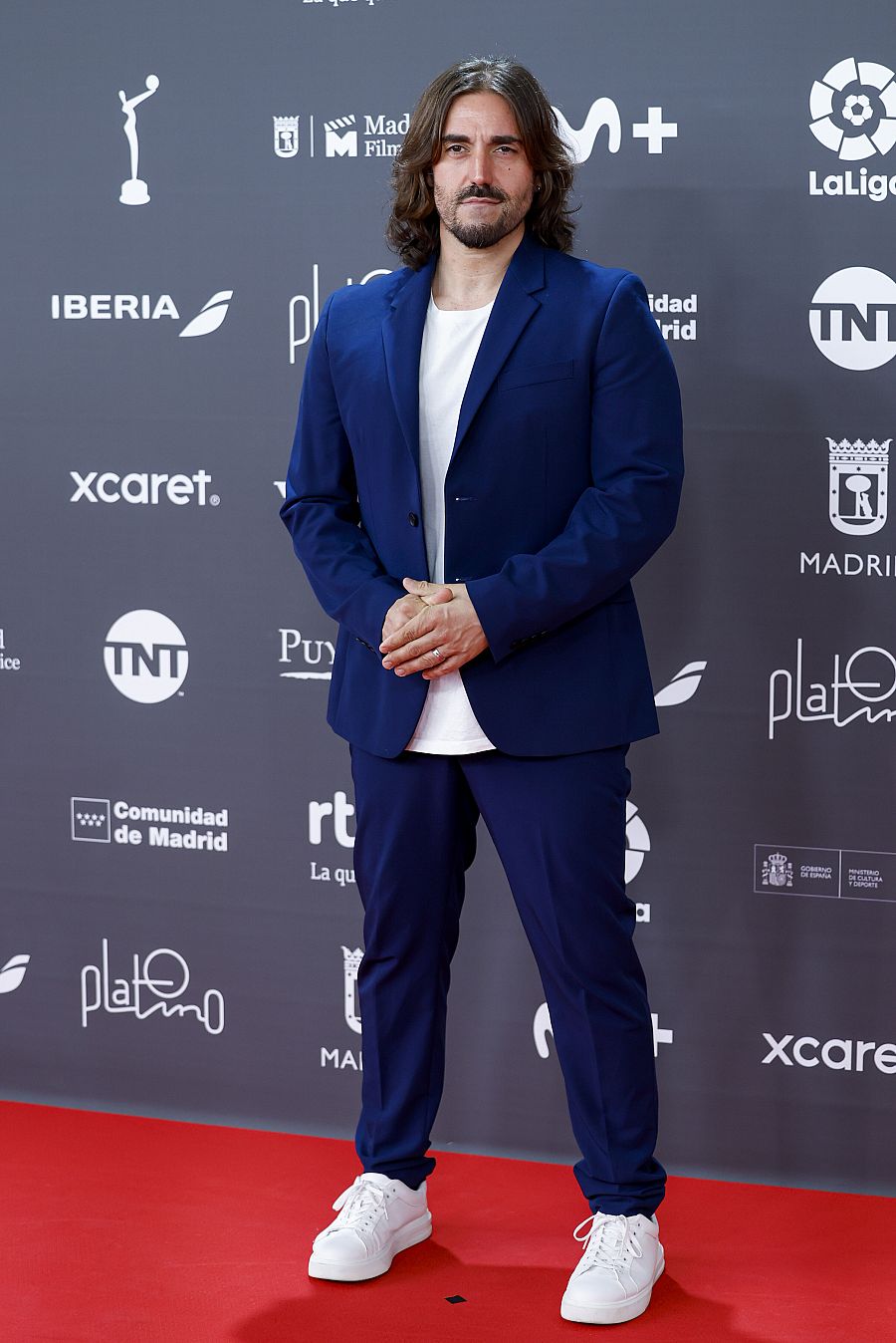 Premios Platino 2023: Andrés Suárez en la alfombra roja