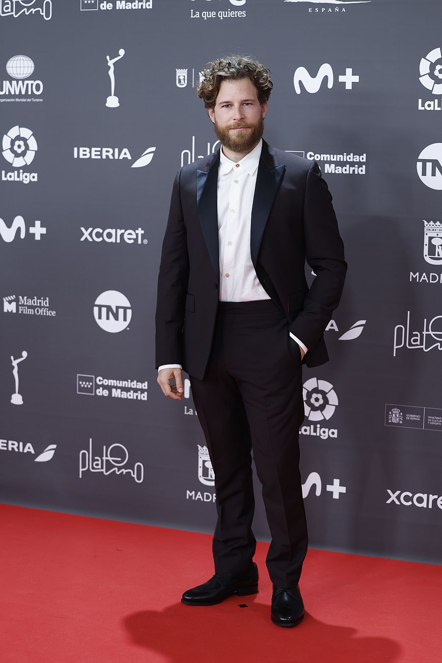 Premios Platino 2023: Álvaro Cervantes en la alfombra roja