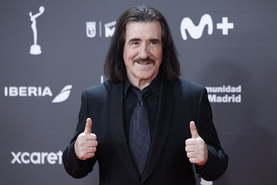 Premios Platino 2023: Luis Cobos en la alfombra roja