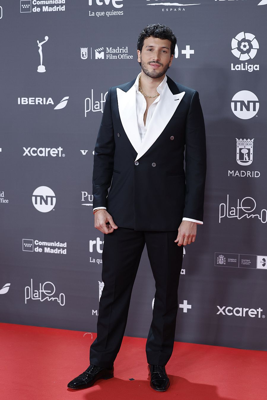 Premios Platino 2023: Sebastián Yatra en la alfombra roja