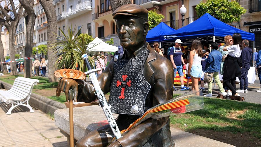 L'escultura de Josep Pau Virgili a la Rambla Nova de Tarragona | ACN