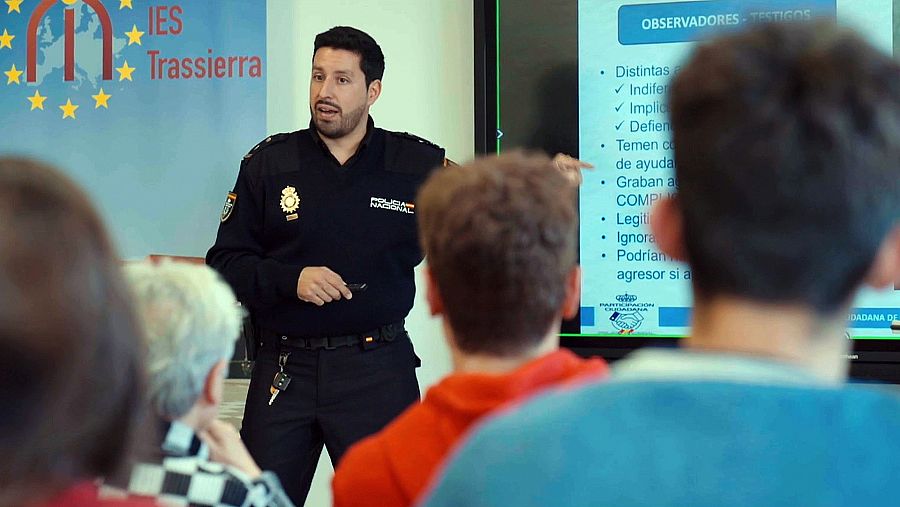 Charla de la Policía Nacional en un instituto