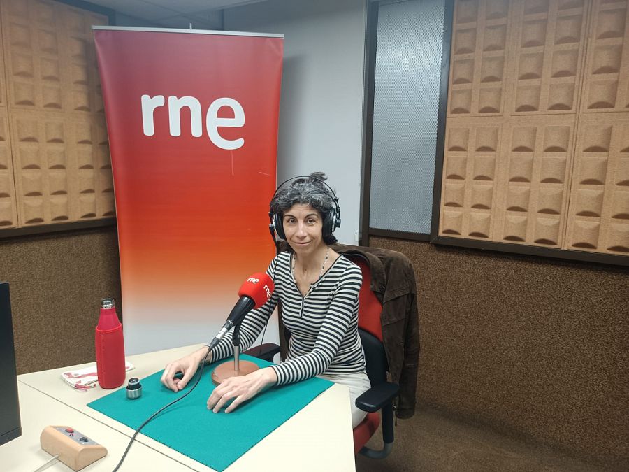 Gema Álvarez, afectada por la enfermedad de Lyme, en los estudios de RNE