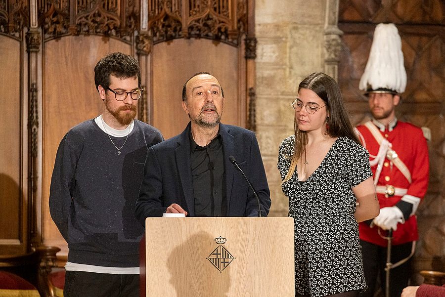 Manel Lucas i els seus fills Marcel i Marina han recollit la Medalla d'Or