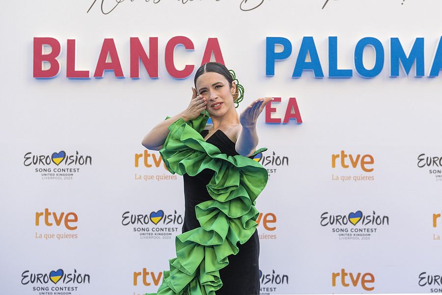 Blanca Paloma posando en el photocall