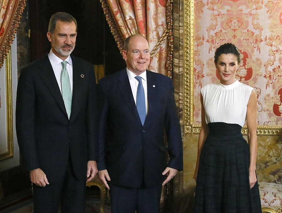 Los reyes Felipe y Letizia junto al príncipe Alberto II de Mónaco