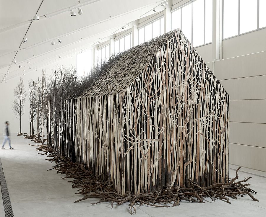 Uprooted (Doris Salcedo, 2022)