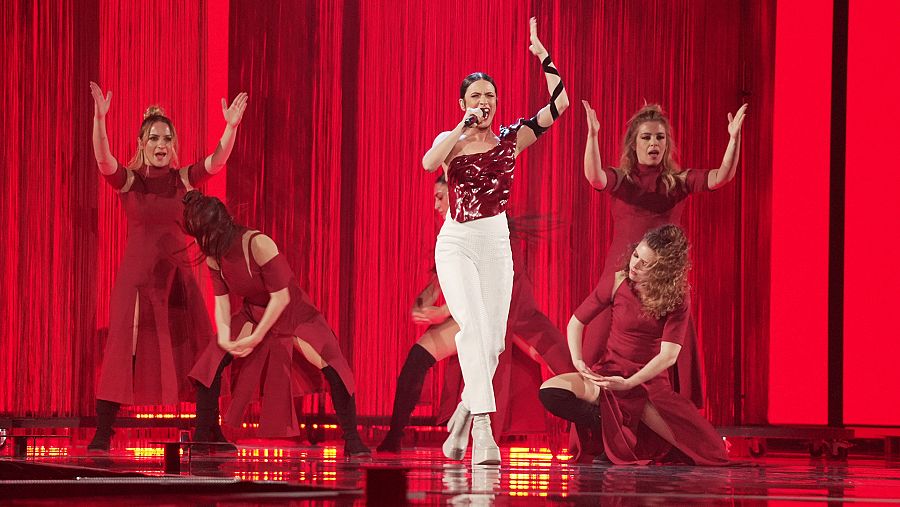 Blanca Paloma junto a sus bailarinas y palmeras en el segundo ensayo de Eurovisión 2023