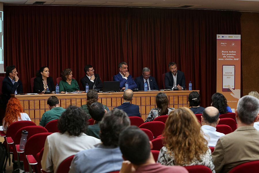 presentación máster en la Universidad de Sevilla