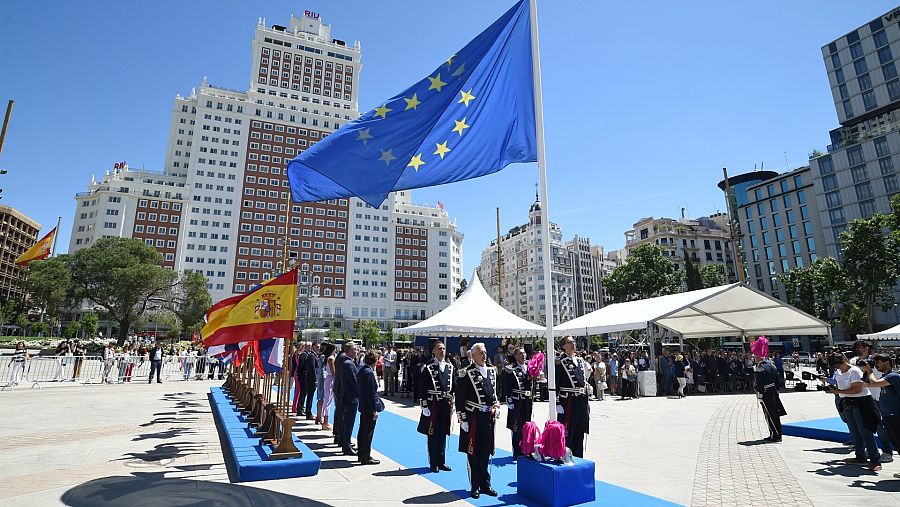 Inicio del acto solemne del 43º Aniversario del izado de la bandera de Europa, a 9 de mayo de 2023, en Madrid (España)