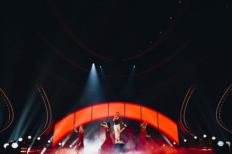 Medio ovalo en la puesta en escena de Blanca Paloma