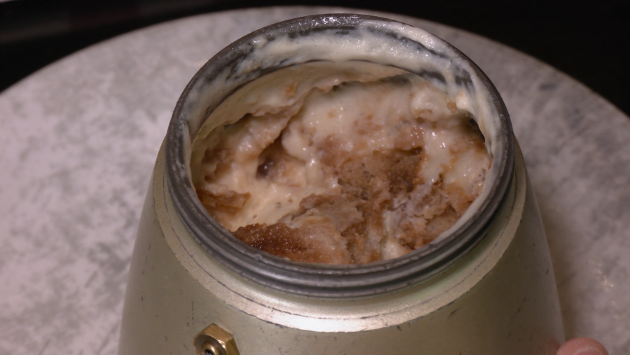 Culminar con un chorro de café o espolvoreando cacao para los más golosos