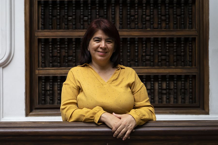 La periodista peruana Paola Ugaz en la sede del Ministerio de Relaciones Exteriores de Perú.