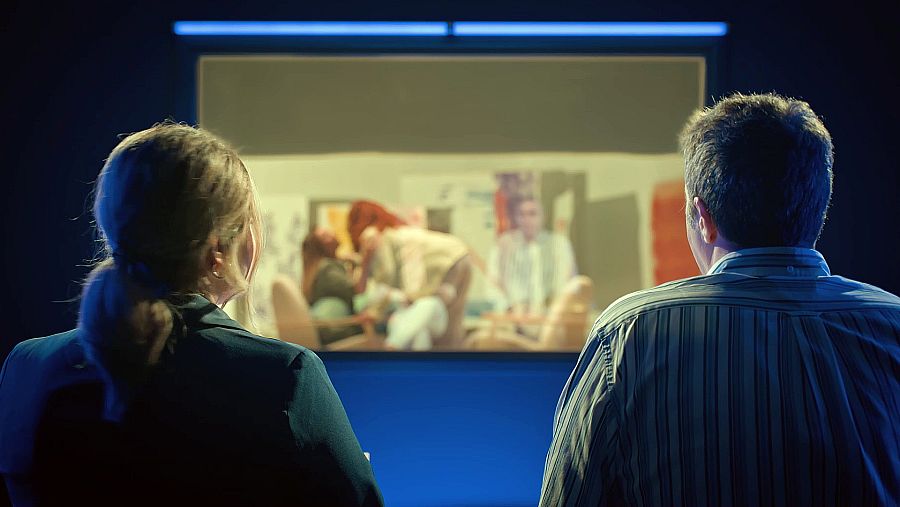 María Esclapez, detrás del espejo en La cámara de Gesell