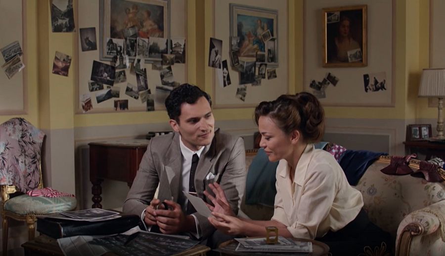 Vittorio Conti y Marta Guarnieri seleccionando las fotografías