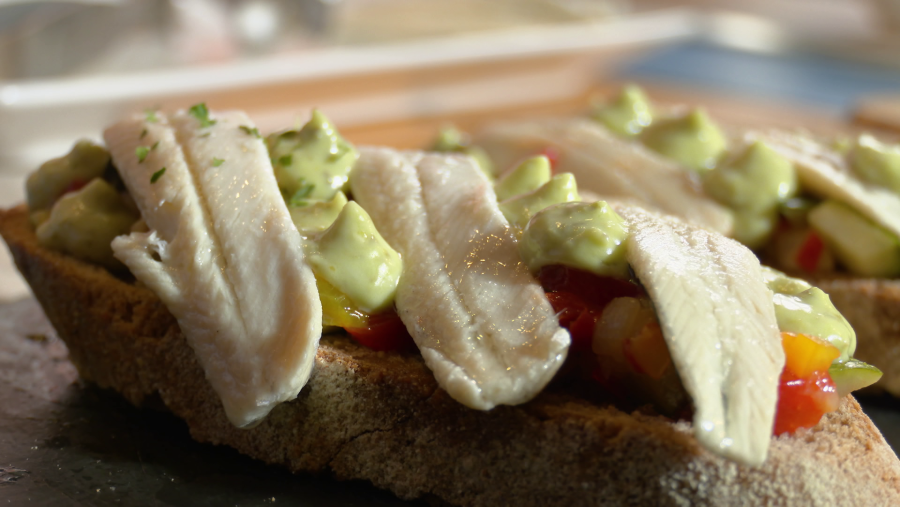 La tosta de boquerón perfecta para sorprender a tus invitados