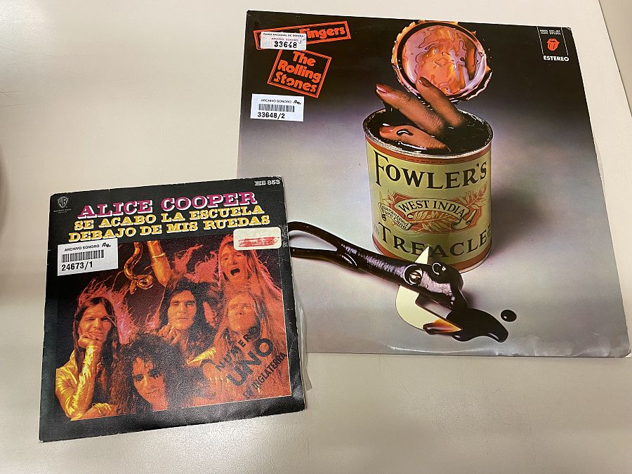 Algunos ejemplos de las portadas rediseñadas por culpa de la censura franquista