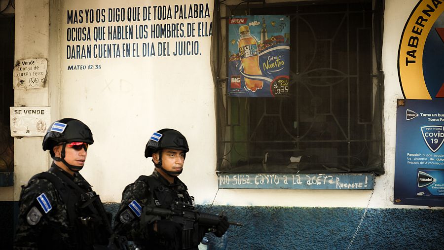 Fuerzas de seguridad en busca de pandilleros