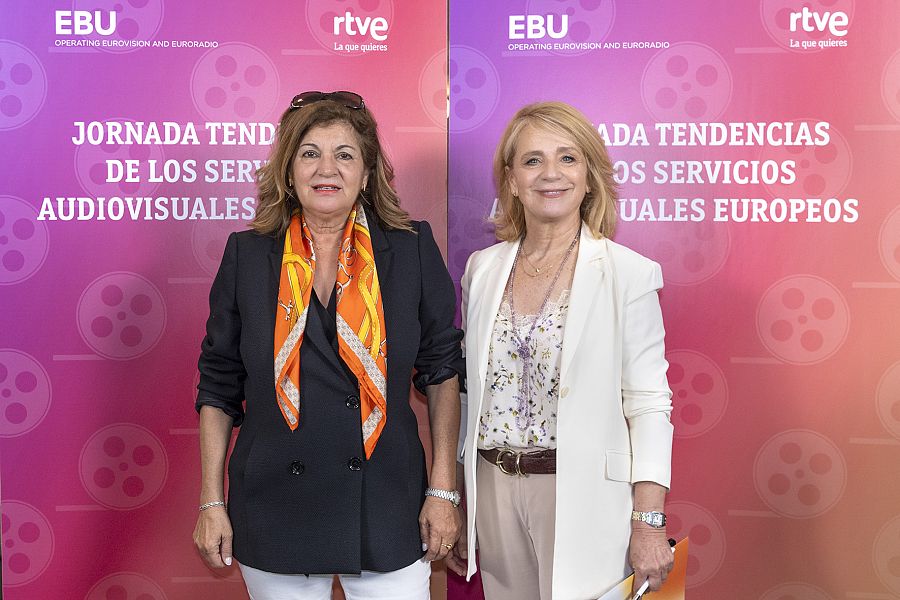 Carmen Amores, presidenta de FORTA, y Elena Sánchez Caballero, presidenta interina de RTVE