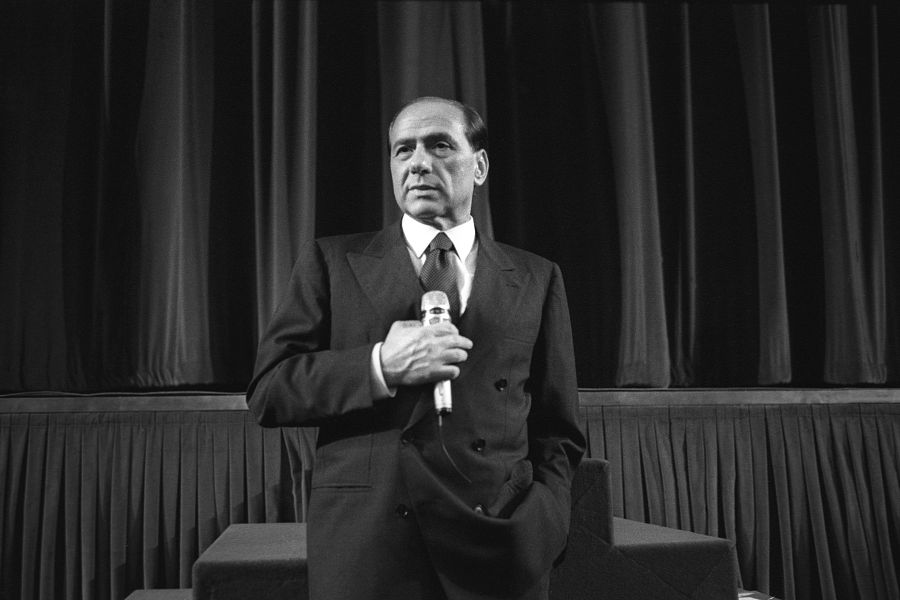 Silvio Berlusconi durante su campaña electoral en 1994
