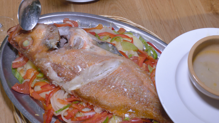 Receta de gallineta al horno con patatas y verduras