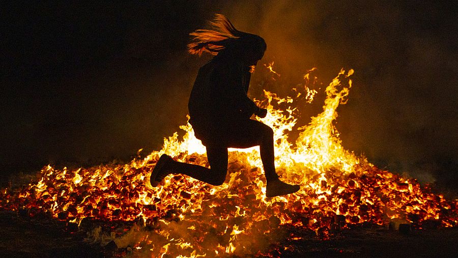 La Noche de San Juan es la tradición más importante en España relacionada con el solsticio de verano.