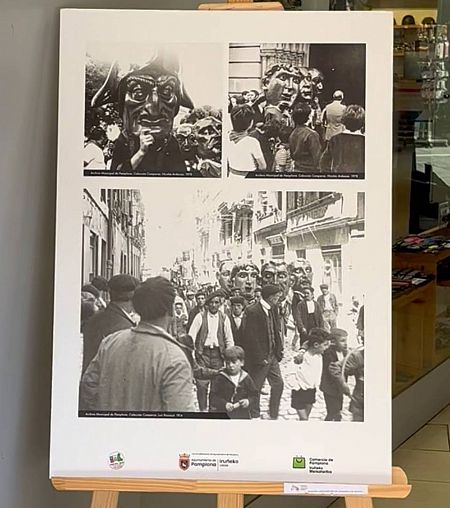 San Fermín 2023: gigantes y cabezudos en una imagen del archivo municipal de Pamplona