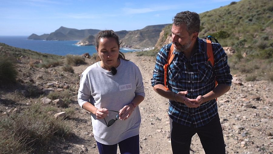 Juanjo Pardo y Marina Barber en ruta hacia Cala San Pedro