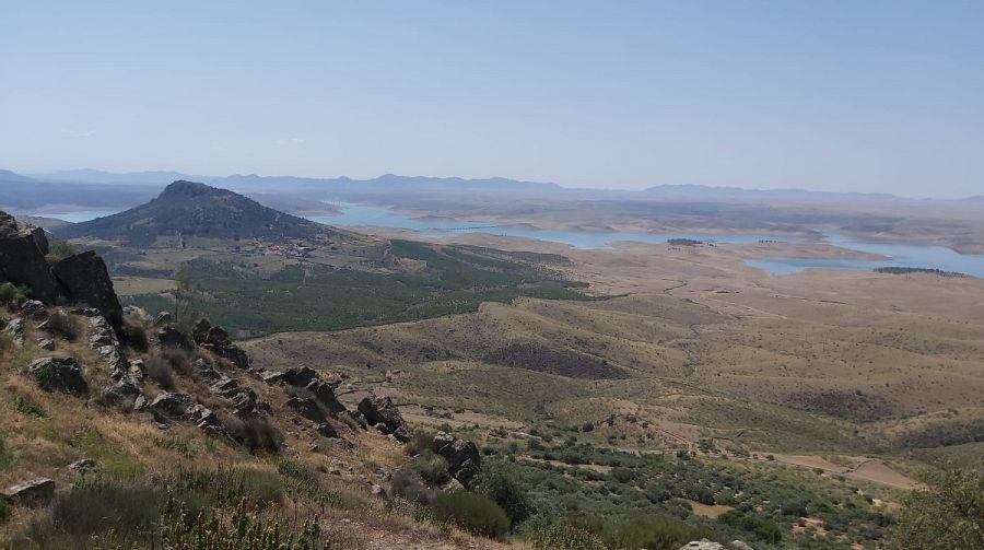 Embalse de La Serena visto desde el castillo de Puebla de Alcocer