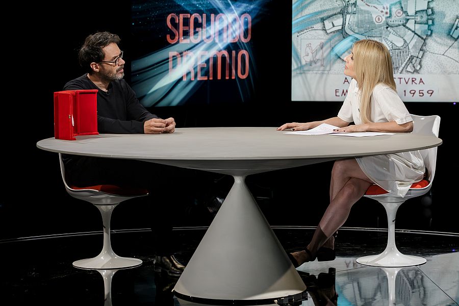 Elías León Siminiani, segundo premio por 'Arquitectura emocional. 1959' con Cayetana Guillén Cuervo