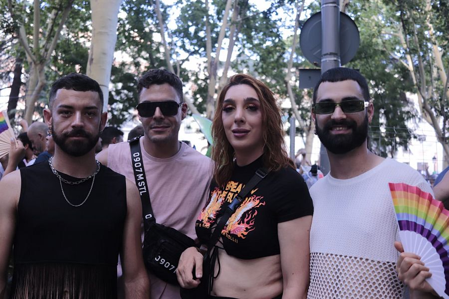 Miles de personas marchan en Madrid en defensa del colectivo LGTBI