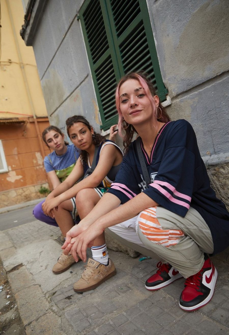 Julieta Tobío, Salua Hadra y María Steelman, protagonistas de 'Las chicas de la estación'